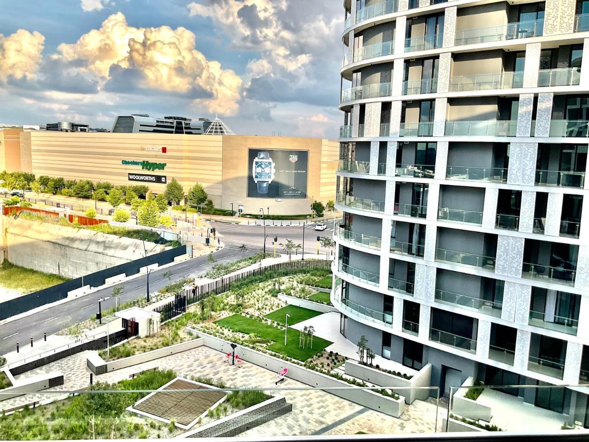 5 Star Elegant Apartments, Ellipse, Waterfall City, Midrand, Johannesburg ภายนอก รูปภาพ